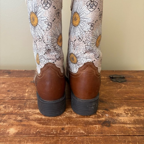 💚Ariat Round Up Square Toe Daisy Print Leather Cowboy Boots - Picture 5 of 11